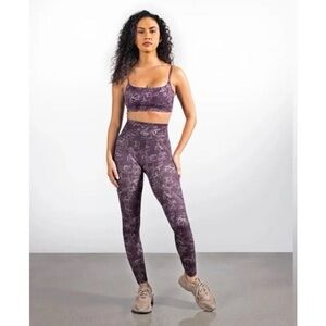 Stori - Wonder Light Support Bra & Perseverance Tights in Floral Trip Mulberry